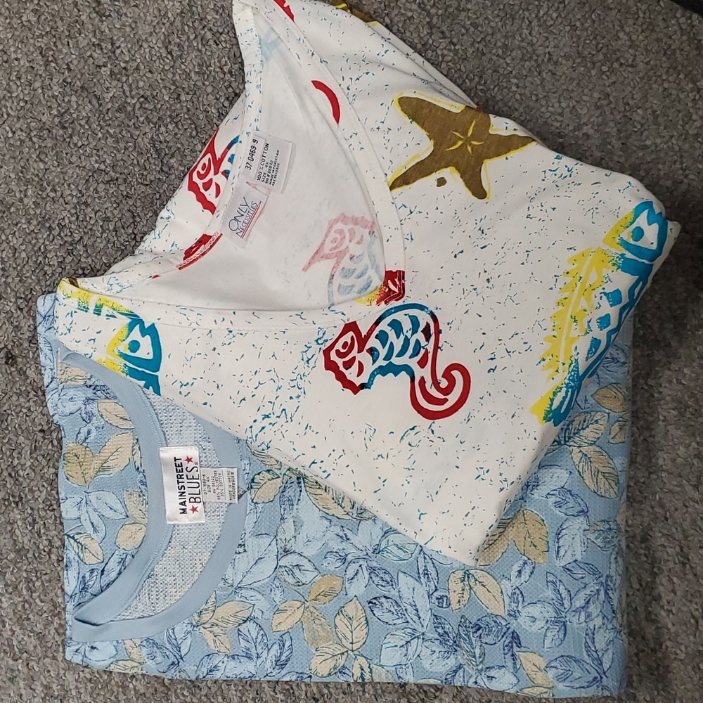 Bundle of 2  Cute 4X Woman's Tops New!